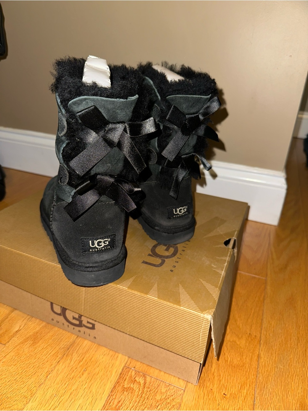 UGG womens Black Bailey Bow Shearling Boots size 8